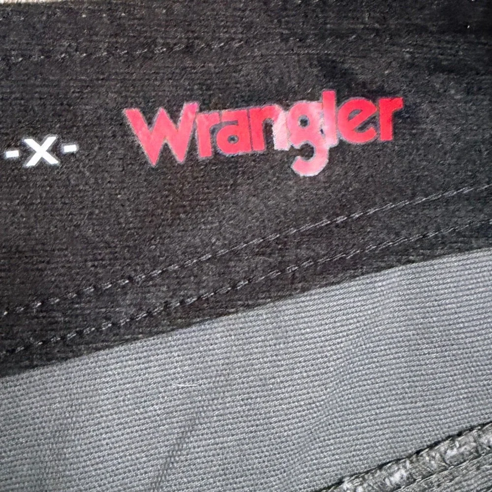 Wrangler ATG All Terrain Gear Gray Utility Pants 10LA825DS Womens 18 Short